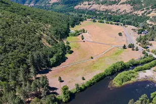 992 Hwy 142 E, Lyle, WA 98635 - Photo 2