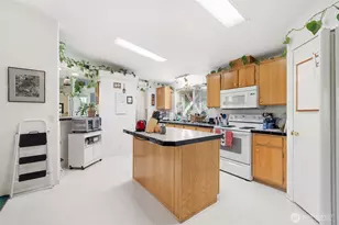 306 Bear Tracts Rd, Port Angeles, WA 98363 - Photo 10