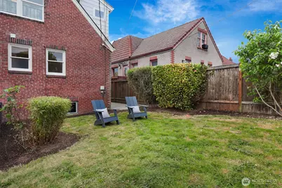 7738 Jones Avenue NW, Seattle, WA 98117 - Photo 24