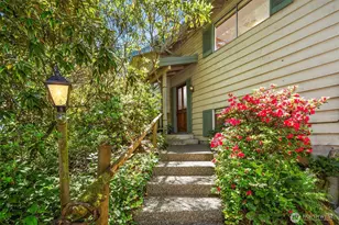 10218 SW Tillicum Ln, Vashon, WA 98070 - Photo 2