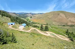 427 Rendezvous Rd, Winthrop, WA 98862 - Photo 4