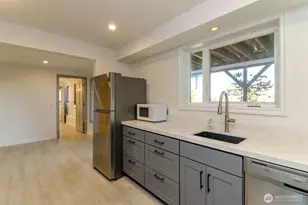 16235 NE 51st St, Redmond, WA 98052 - Photo 6