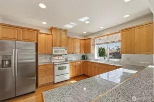 9105 Vancouver Dr NE, Lacey, WA 98516 - Photo 16