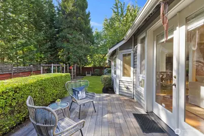 9925 SE 5th Street, Bellevue, WA 98004 - Photo 16