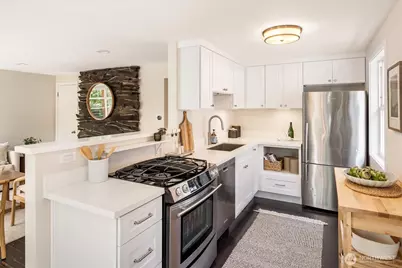526 N 84th Street, Seattle, WA 98103 - Photo 8