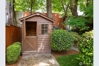 526 N 84th Street, Seattle, WA 98103 - Photo 26