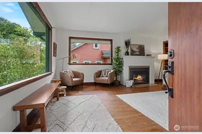 7559 14th Avenue NW, Seattle, WA 98117 - Photo 2