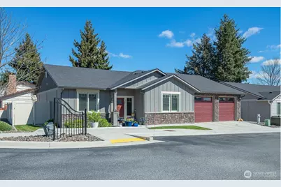 227 Pershing Circle, Wenatchee, WA 98801 - Photo 1
