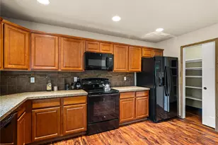 16508 Suntree Ct SE, Yelm, WA 98597 - Photo 10