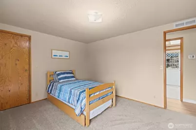 17373 Woodcrest Drive NE, Bothell, WA 98011 - Photo 20