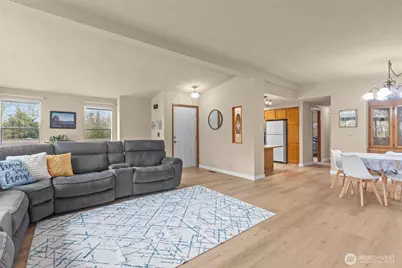 17373 Woodcrest Drive NE, Bothell, WA 98011 - Photo 2