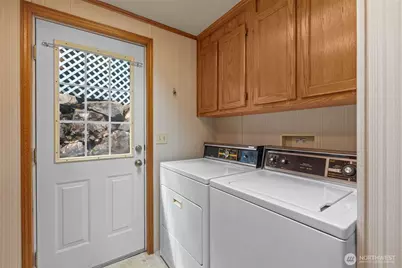 17373 Woodcrest Drive NE, Bothell, WA 98011 - Photo 24