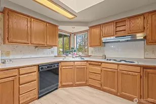 17373 Woodcrest Dr NE, Bothell, WA 98011 - Photo 12