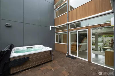 3200 E Republican Street, Seattle, WA 98112 - Photo 10