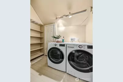 1225 9th Avenue W, Seattle, WA 98119 - Photo 24
