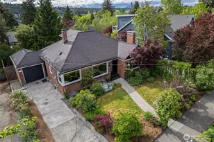 3811 39th Ave S, Seattle, WA 98118 - Photo 2