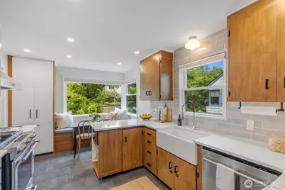3811 39th Avenue S, Seattle, WA 98118 - Photo 14
