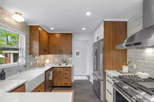 3811 39th Ave S, Seattle, WA 98118 - Photo 12