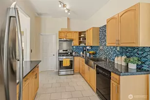 3228 39th Ave SW, Seattle, WA 98116 - Photo 12