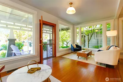 6525 23rd Avenue NE, Seattle, WA 98115 - Photo 2