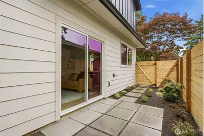 9725 Evanston Avenue N #B, Seattle, WA 98103 - Photo 28