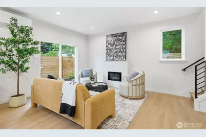 9725 Evanston Avenue N #B, Seattle, WA 98103 - Photo 6