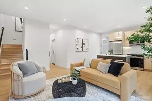9725 Evanston Ave N, Seattle, WA 98103 - Photo 14
