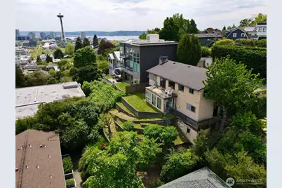 438 Comstock Place, Seattle, WA 98109 - Photo 1