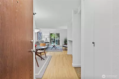 14510 NE 31st Street #H306, Bellevue, WA 98007 - Photo 2