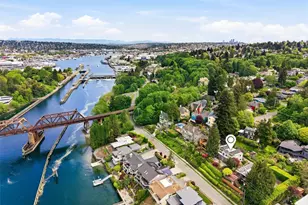 3607 W W Commodore Way, Seattle, WA 98199 - Photo 2