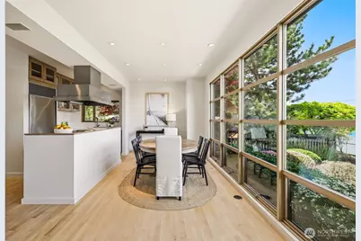 3607 W W Commodore Way, Seattle, WA 98199 - Photo 10