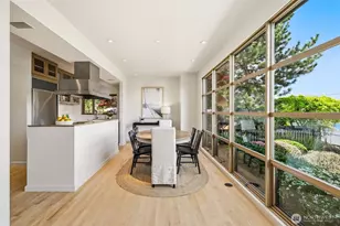 3607 W W Commodore Way, Seattle, WA 98199 - Photo 8