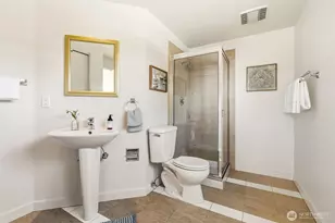 3607 W W Commodore Way, Seattle, WA 98199 - Photo 30