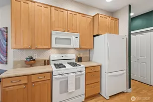 120 Newport Way NW, Issaquah, WA 98027 - Photo 16