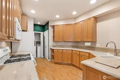 120 Newport Way NW #16, Issaquah, WA 98027 - Photo 14