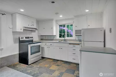 111 S 80th Street, Tacoma, WA 98408 - Photo 8