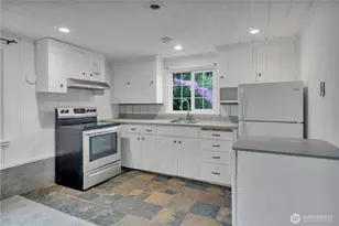 111 S 80th St, Tacoma, WA 98408 - Photo 8
