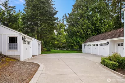 13432 NE 25th Street, Bellevue, WA 98005 - Photo 36