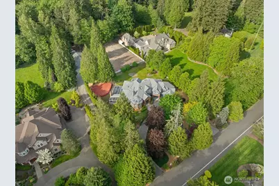 8207 228th Street SE, Woodinville, WA 98072 - Photo 36