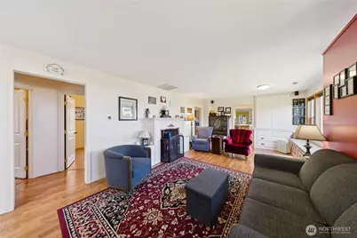3704 Commercial Avenue, Anacortes, WA 98221 - Photo 2