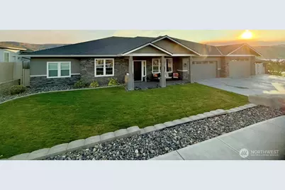 2858 SE Falcon View Drive, East Wenatchee, WA 98802 - Photo 1