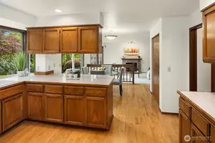 24346 SE 43rd Pl, Sammamish, WA 98029 - Photo 10