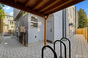 722 N 36th St, Seattle, WA 98103 - Photo 24