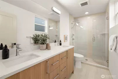 722 N 36th Street, Seattle, WA 98103 - Photo 14