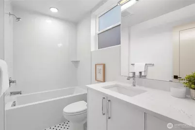 722 N 36th Street, Seattle, WA 98103 - Photo 18