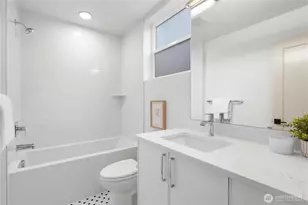 722 N 36th St, Seattle, WA 98103 - Photo 18