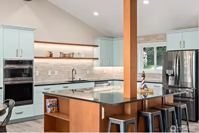 5300 235th Avenue SE, Issaquah, WA 98029 - Photo 2