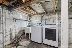 1027 S 124th St, Seattle, WA 98168 - Photo 28