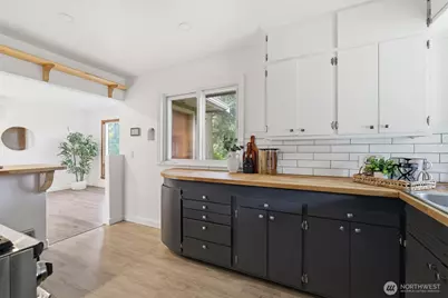 1027 S 124th Street, Seattle, WA 98168 - Photo 12