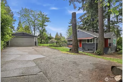 1027 S 124th Street, Seattle, WA 98168 - Photo 1